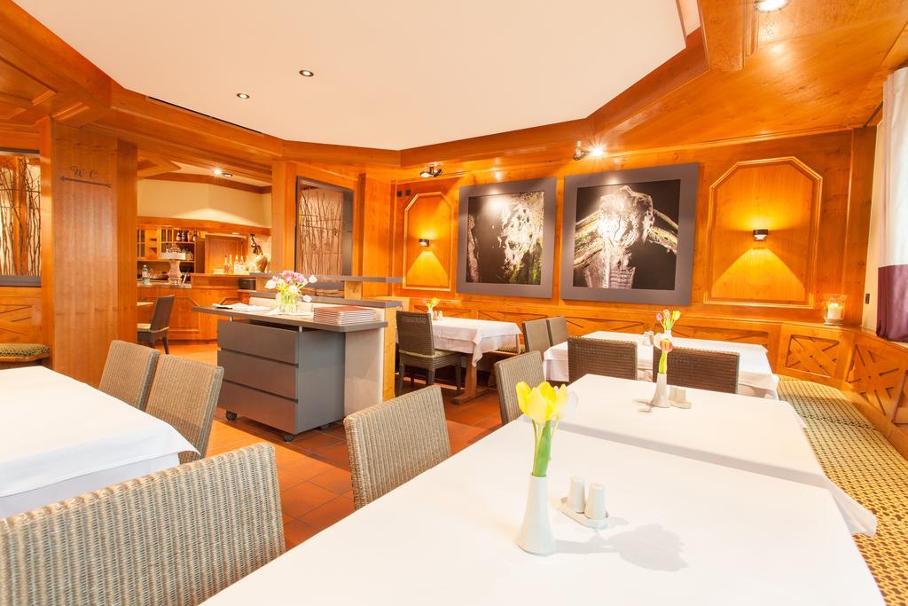 Hotel Restaurant Jaegerhof Weisendorf ภายนอก รูปภาพ