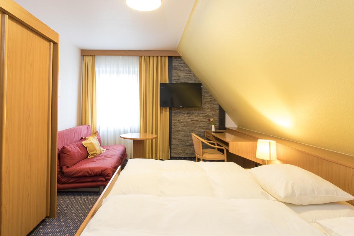 Hotel Restaurant Jaegerhof Weisendorf ภายนอก รูปภาพ