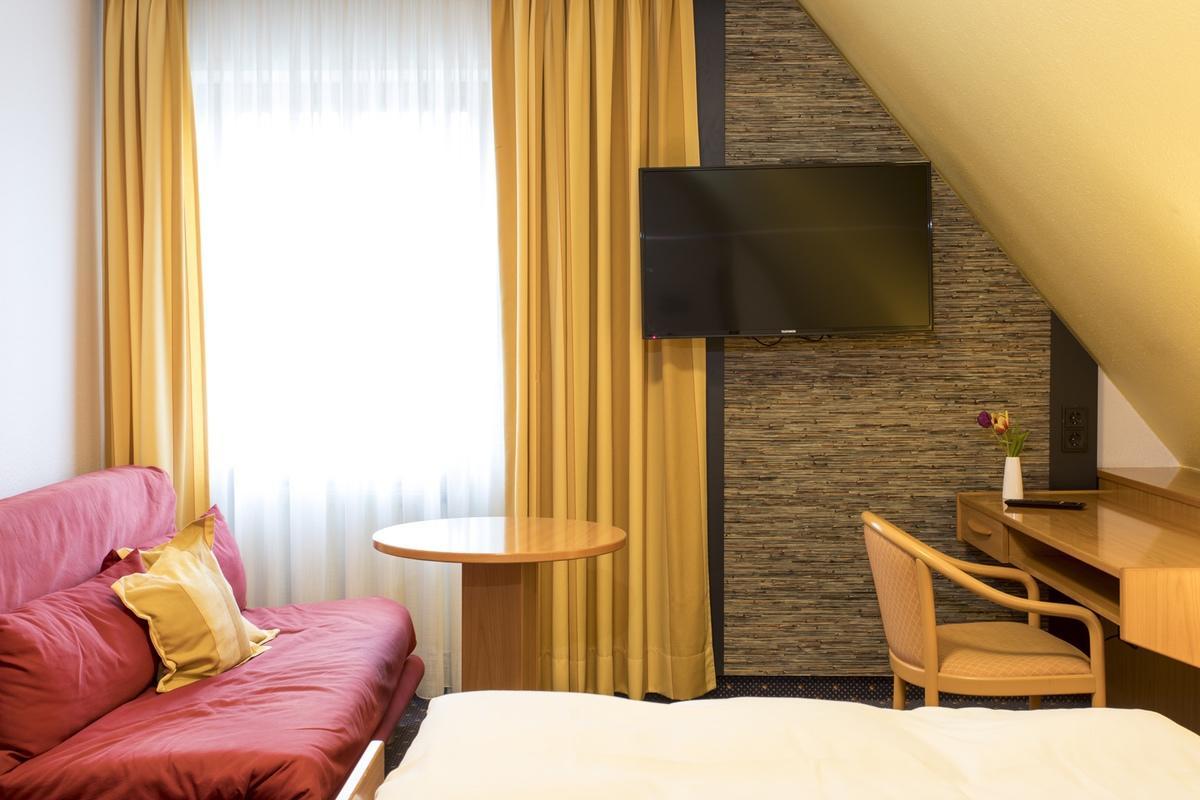 Hotel Restaurant Jaegerhof Weisendorf ภายนอก รูปภาพ